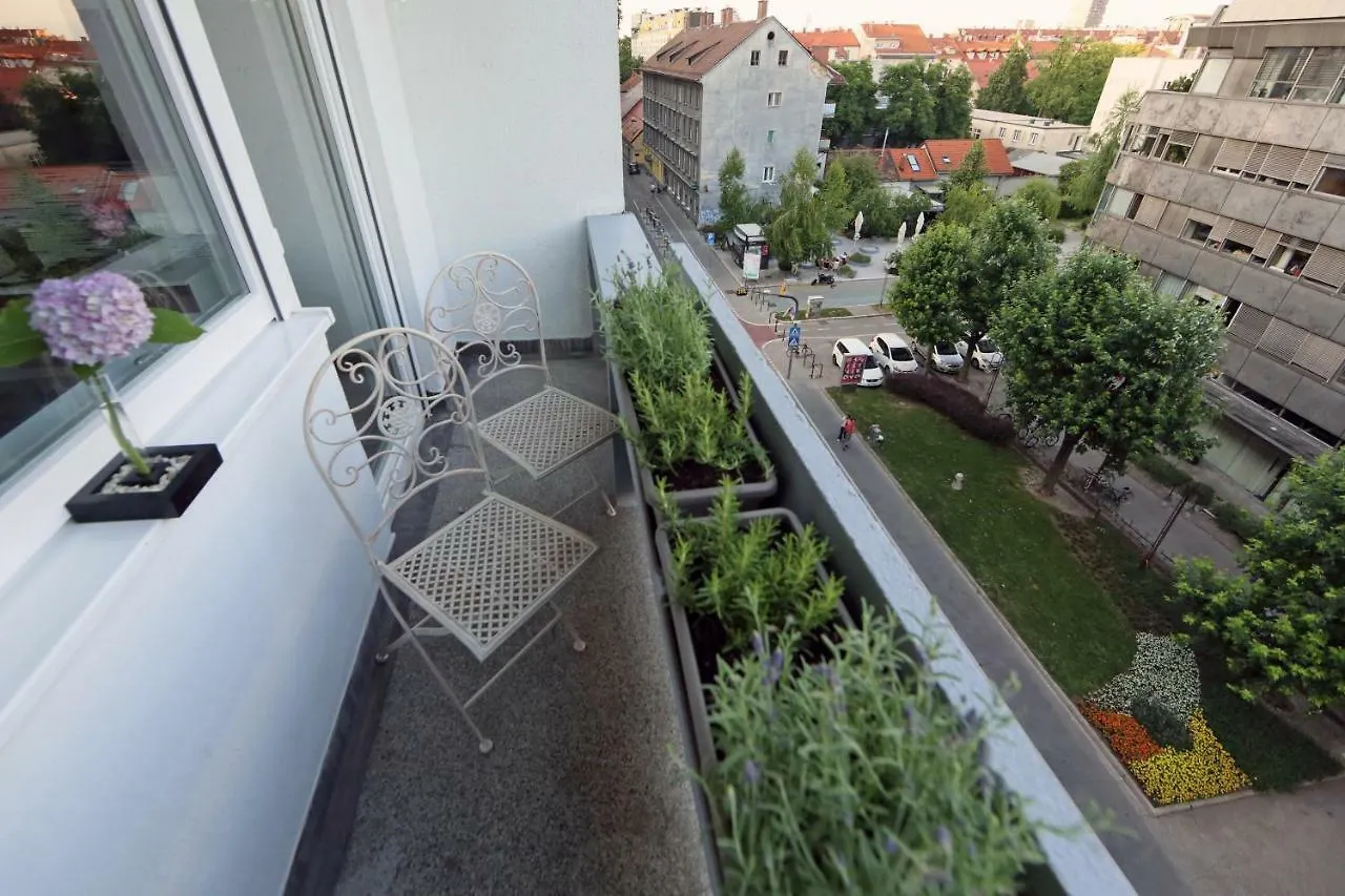 Apartment Studio Optim Ljubljana